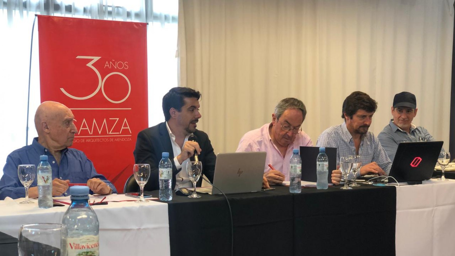 Reunión clave en defensa de la actividad de los arquitectos